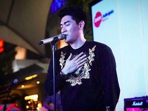 Haru! Dikunjungi Ifan Seventeen, Audrey Korban Pengeroyokan Menangis Haru! Dikunjungi Ifan Seventeen, Audrey Korban Pengeroyokan Menangis