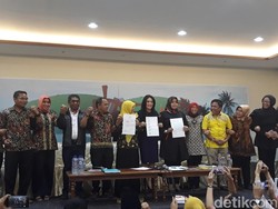 Rieke Terima Aspirasi Sahkan RUU ASN