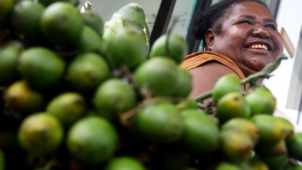 Pinang Menjadi Buah Favorit Masyarakat Jayapura
