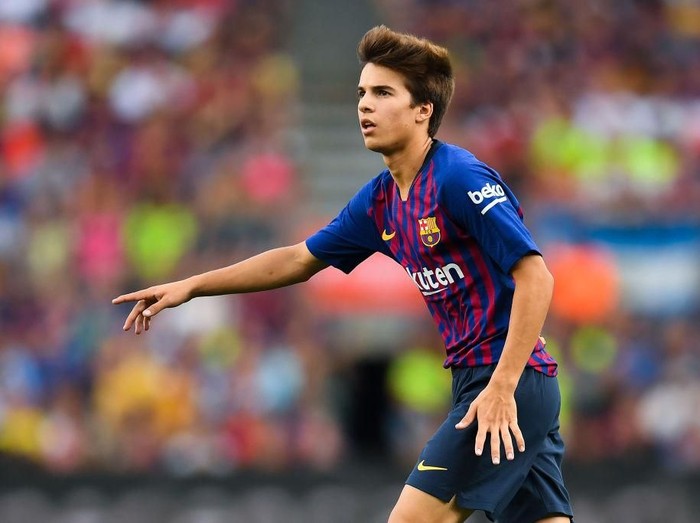 BARCELONA, SPAIN - AUGUST 15:  Riqui Puig of FC Barcelona looks on during the Joan Gamper Trophy match between FC Barcelona and Boca Juniors at Camp Nou on August 15, 2018 in Barcelona, Spain.  (Photo by David Ramos/Getty Images)