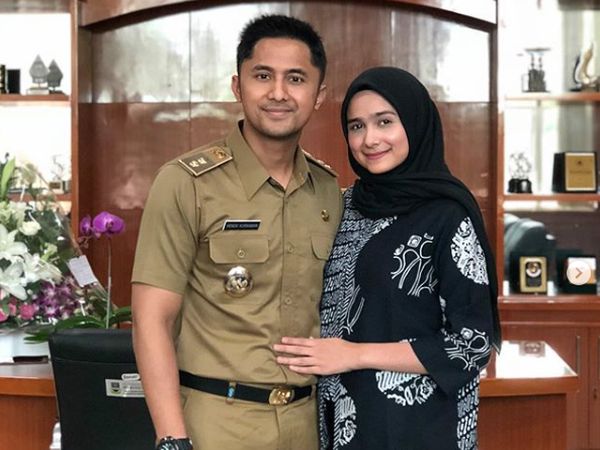 Hengky Kurniawan Ngantor Bawa Istri dan Anak, Netizen Sewot