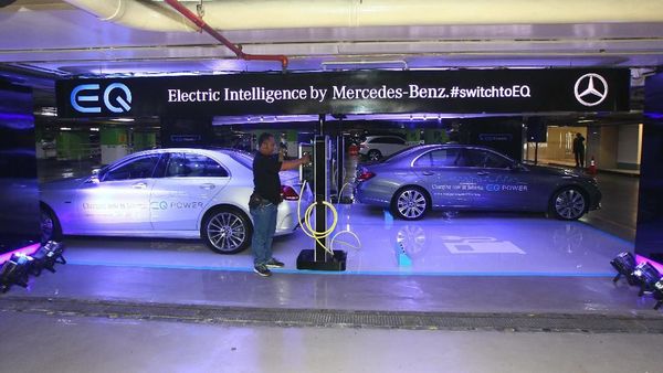 Mobil Listrik Mercedes-Benz Bisa Dicas di Mal