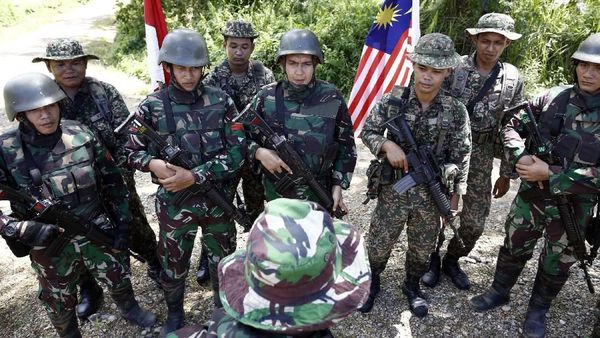 Satgas Pamtas Operasi Patok Indonesia Malaysia