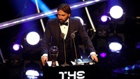 Pembesut Lyon, Reynald Pedros, memenangi penghargaan Pelatih tim Putri terbaik. (Foto: John Sibley/Action Images via Reuters)