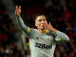 Bobol Gawang MU, Pemain Derby Milik Liverpool Buat Selebrasi Provokatif Bobol Gawang MU, Pemain Derby Milik Liverpool Buat Selebrasi Provokatif