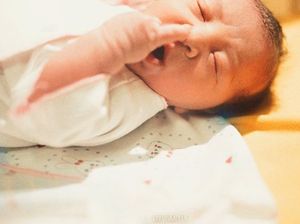 So Sweet! Ini Momen Hangat Chicco Jerikho dengan Surinala