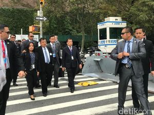 Hadiri Pertemuan soal TBC, JK Jalan Kaki ke Markas PBB Bareng Cucu