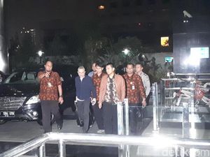 Tersangka Suap DPRD Sumut yang Ditangkap di Medan Tiba di KPK