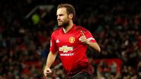 Mourinho tidak memasukkan Juan Mata ke dalam starter lawan Liverpool.