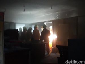 Diduga Korsleting, Kebakaran Hanguskan Ruang Struktural Unitomo