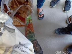 Olah TKP Penusukan Kacab Bank di Kediri, Polisi Temukan Bukti Baru