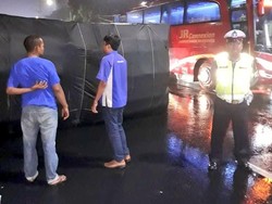 Kecelakaan Truk di Jalan Gatot Subroto, Lalin Tersendat