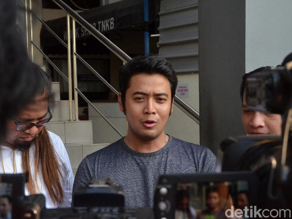 Tak Masalah Jadi Tersangka, Kriss Hatta Bantah Buat Dokumen Nikah Palsu Tak Masalah Jadi Tersangka, Kriss Hatta Bantah Buat Dokumen Nikah Palsu