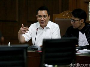 TB Hasanuddin Kenalkan Ali Fahmi ke Fayakhun: Panggil Aja Onta TB Hasanuddin Kenalkan Ali Fahmi ke Fayakhun: Panggil Aja Onta