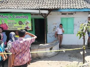 Misteri Pisau Dapur di Dekat Mayat Waria Pengusaha Katering Misteri Pisau Dapur di Dekat Mayat Waria Pengusaha Katering