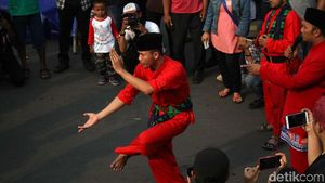 Sambut Petani Kendeng, Begini Aksi Para Pendekar Betawi