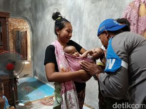 Dinkes Gunungkidul Janji Pantau Terus Kembar Siam Meisya dan Meikha Dinkes Gunungkidul Janji Pantau Terus Kembar Siam Meisya dan Meikha