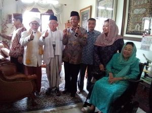 Disambut Yenny Wahid, Maruf Amin Kunjungi Istri Gus Dur
