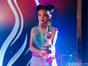 Naura Wujudkan Mimpi Raih Penghargaan AMI Awards