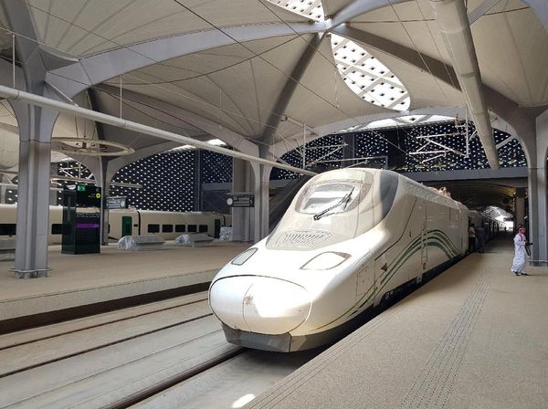 Wus...!!! Ini Kereta Cepat yang Menghubungkan Mekah-Madinah