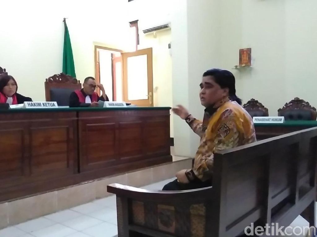Untuk Ketiga Kalinya Sidang Tuntutan Dimas Kanjeng Ditunda Untuk Ketiga Kalinya Sidang Tuntutan Dimas Kanjeng Ditunda