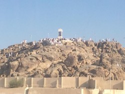 Menyusuri Puncak Jabal Rahmah di Arab Saudi