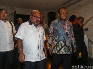 Lukas Enembe Minta Aparat Persuasif, Tak Tangkap Warga Papua yang Demo