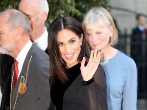 Foto: Cantiknya Meghan Markle Bergaun Transparan