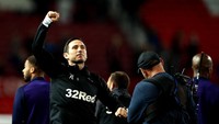 Lampard pada akhirnya bisa meninggalkan Old Trafford dengan senyum besar. Derby County menang 8-7 atas MU meski harus melalui adu penalti (Jan Kruger/Getty Images)