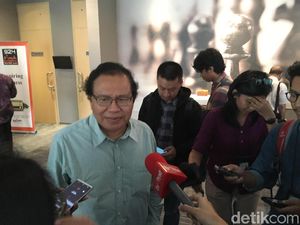 Rizal Ramli: Mas Jokowi, Harga Premium Batal Naik Sudah Tepat!