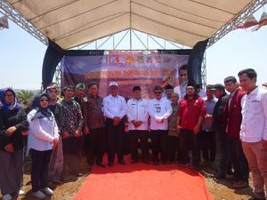 Beri Bantuan, Kementan Dorong Para Milenial Garut Jadi Petani