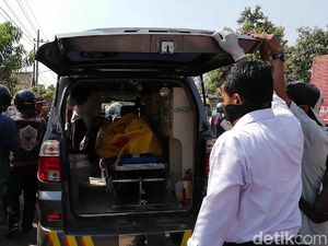 Sebelum Tewas, Waria Pengusaha Katering Belikan Ibunya Kalung Sebelum Tewas, Waria Pengusaha Katering Belikan Ibunya Kalung