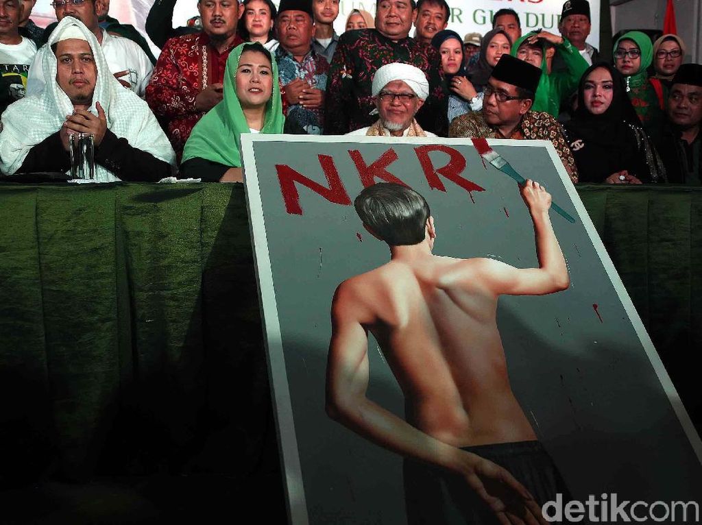 Efek Jokowi Bisa Rujukkan Keluarga Gus Dur-PKB? Ini Kata Mahfud Efek Jokowi Bisa Rujukkan Keluarga Gus Dur-PKB? Ini Kata Mahfud
