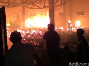 Gudang Mebel di Pasuruan Ludes Terbakar, Ratusan Juta Melayang