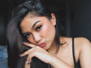 Ketiak Hitam dan Selfie Tanpa Make Up Marion Jola