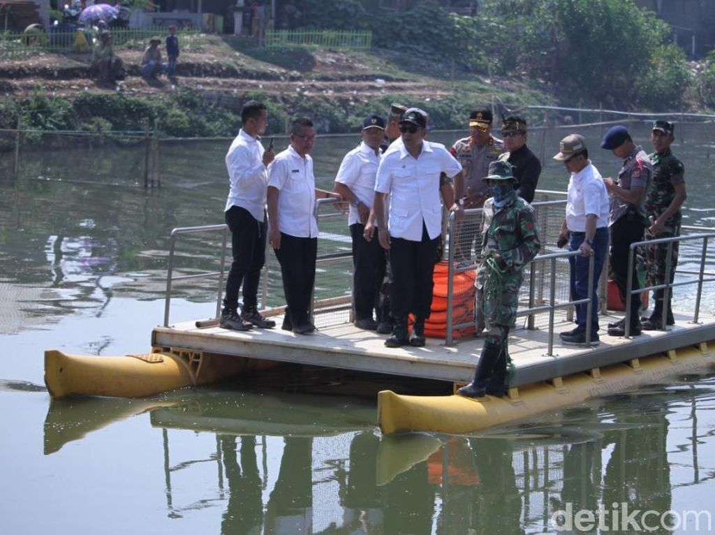 Ridwan Kamil Sulap Bantaran Citarum Jadi Ruang Publik Ridwan Kamil Sulap Bantaran Citarum Jadi Ruang Publik