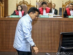 Canda Novanto Ditanya Jaksa Soal Bagi-bagi Duit: Fayakhun Pelit