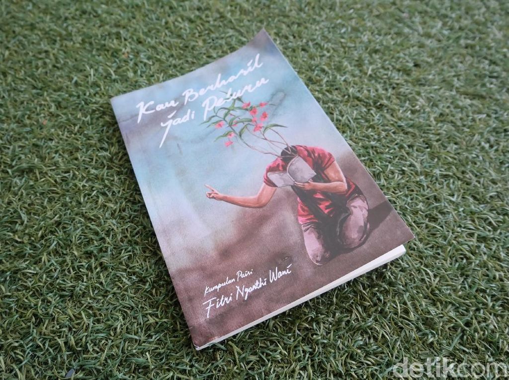 Sambangi Jakarta, Putri Wiji Thukul Rilis Buku Puisi ke-2