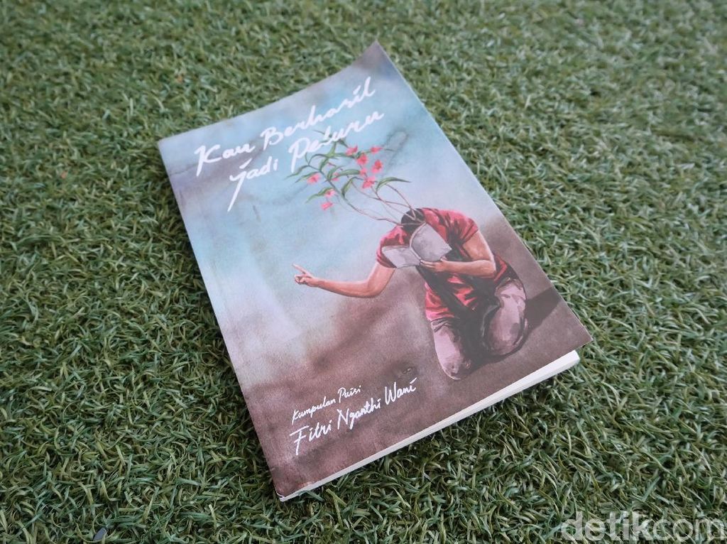 Sambangi Jakarta, Putri Wiji Thukul Rilis Buku Puisi ke-2 Sambangi Jakarta, Putri Wiji Thukul Rilis Buku Puisi ke-2