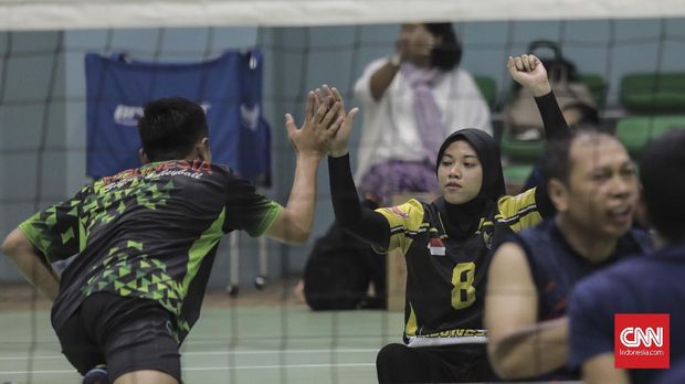 Para atlet voli duduk tengah berlatih jelang Asian Para Games 2018.