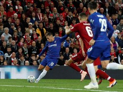 Eden Hazard yang tampil sebagai pemain pengganti memberikan kemenangan untuk Chelsea lewat gol solo run di menit ke-84. (Lee Smith/REUTERS)