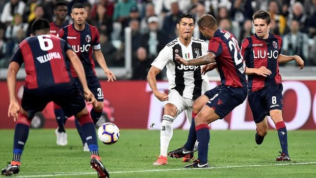 Ronaldo dibuat kesulitan mencetak gol ke gawang Bologna.