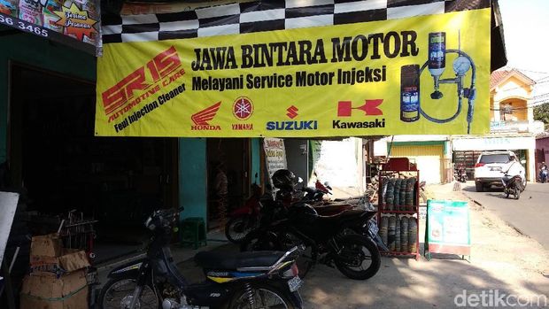 Baliho Bengkel Motor  desain  banner kekinian