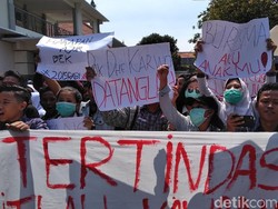 Ratusan Siswa SMKN 1 Surabaya Demo, Kecam Sekolah Lakukan Pungli