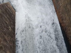 Kali Bekasi Tercemar Limbah, Suplai PDAM Disetop