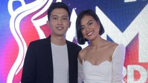 Eva Celia Gandeng Kekasih di AMI Awards 2018