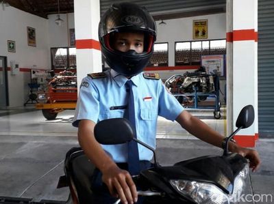 Helm Anti-begal Buatan Anak Sekolah