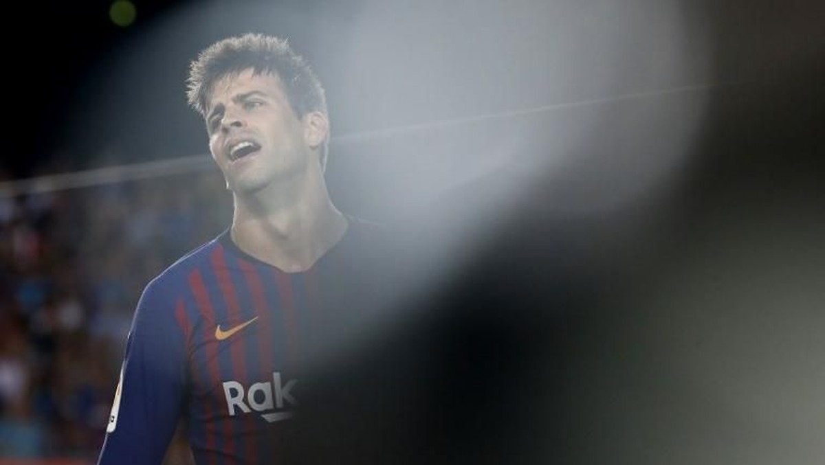 Blunder Gerard Pique membuat Barcelona kalah di kandang Leganes 1-2. (Foto: Pau Barrena/AFP Photo)