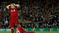 Xherdan Shaqiri kembali dipasang sebagai starter di laga ini. Shaqiri dan Daniel Sturridge tampak menyesali peluang yang terbuang. Liverpool sejatinya punya banyak peluang di babak kedua (Andrew Yates/Reuters)