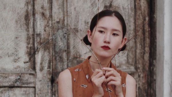 Cantiknya Anak Presiden Kyrgyzstan, Jadi Sensasi karena Foto Menyusui